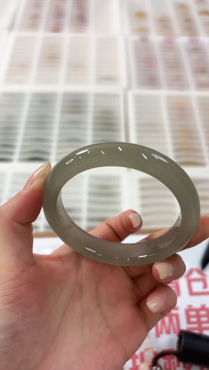 未镶嵌手镯石英质玉42-59D