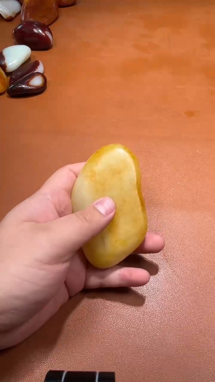 未镶嵌和田玉把件云****。和田玉