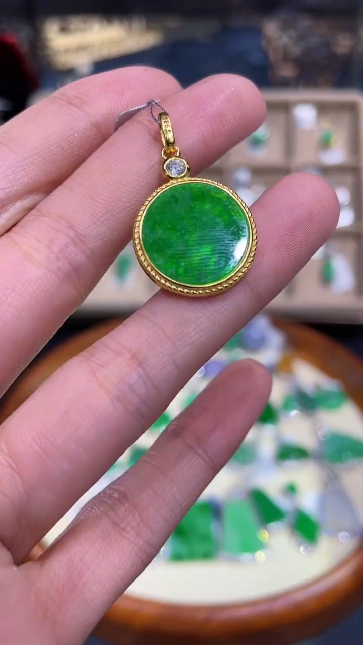 【闪购商品】翡翠吊坠(赠链)银S925镶嵌无事牌