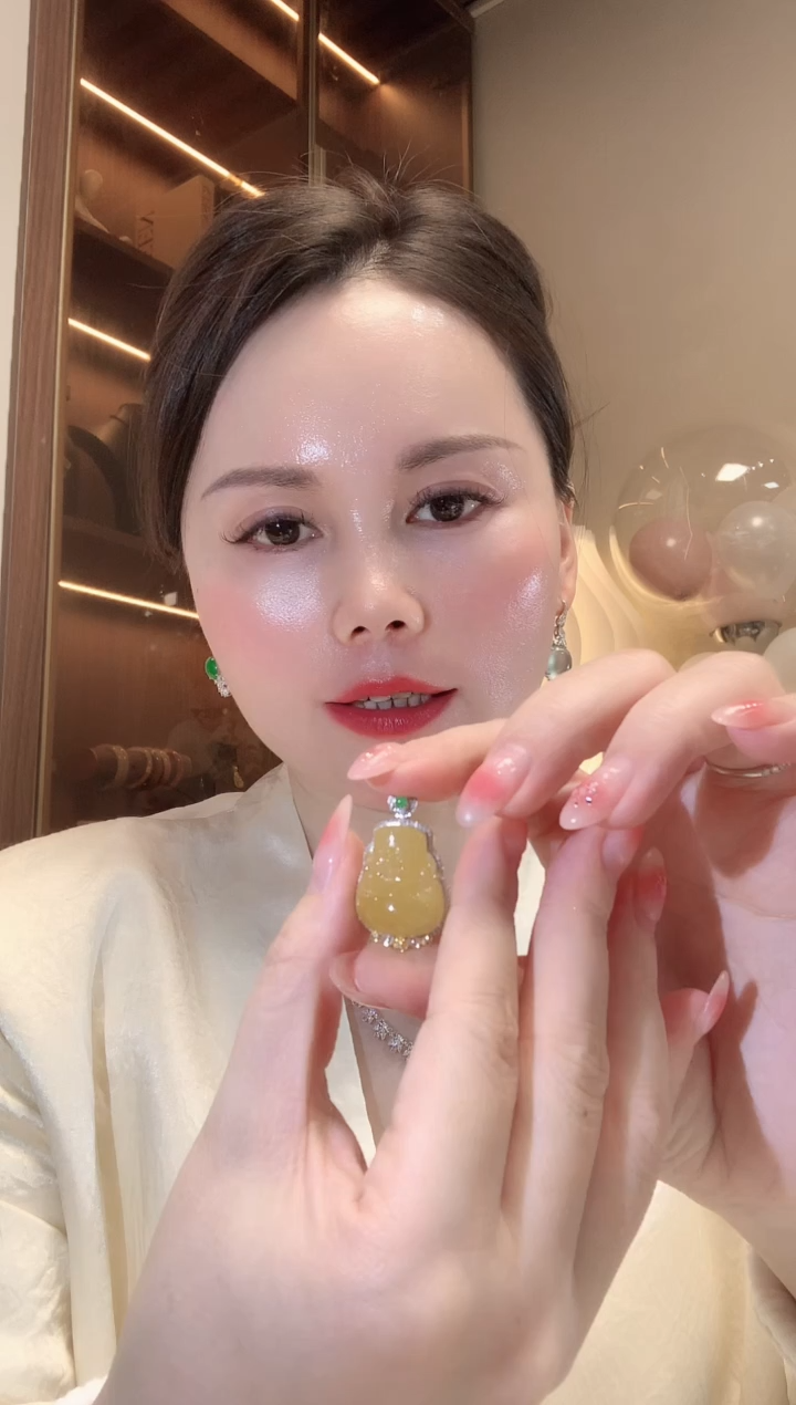 【闪购商品】翡翠吊坠(不含链)18K金镶嵌D52 