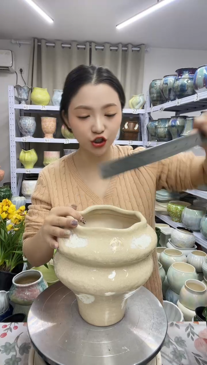 【12.7号】  花盆  高 ： 22   口：14