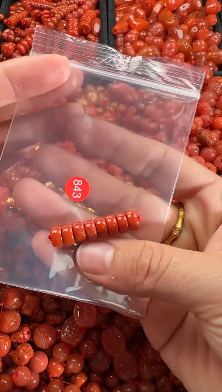 【闪购商品】南红玛瑙颈饰未镶嵌1