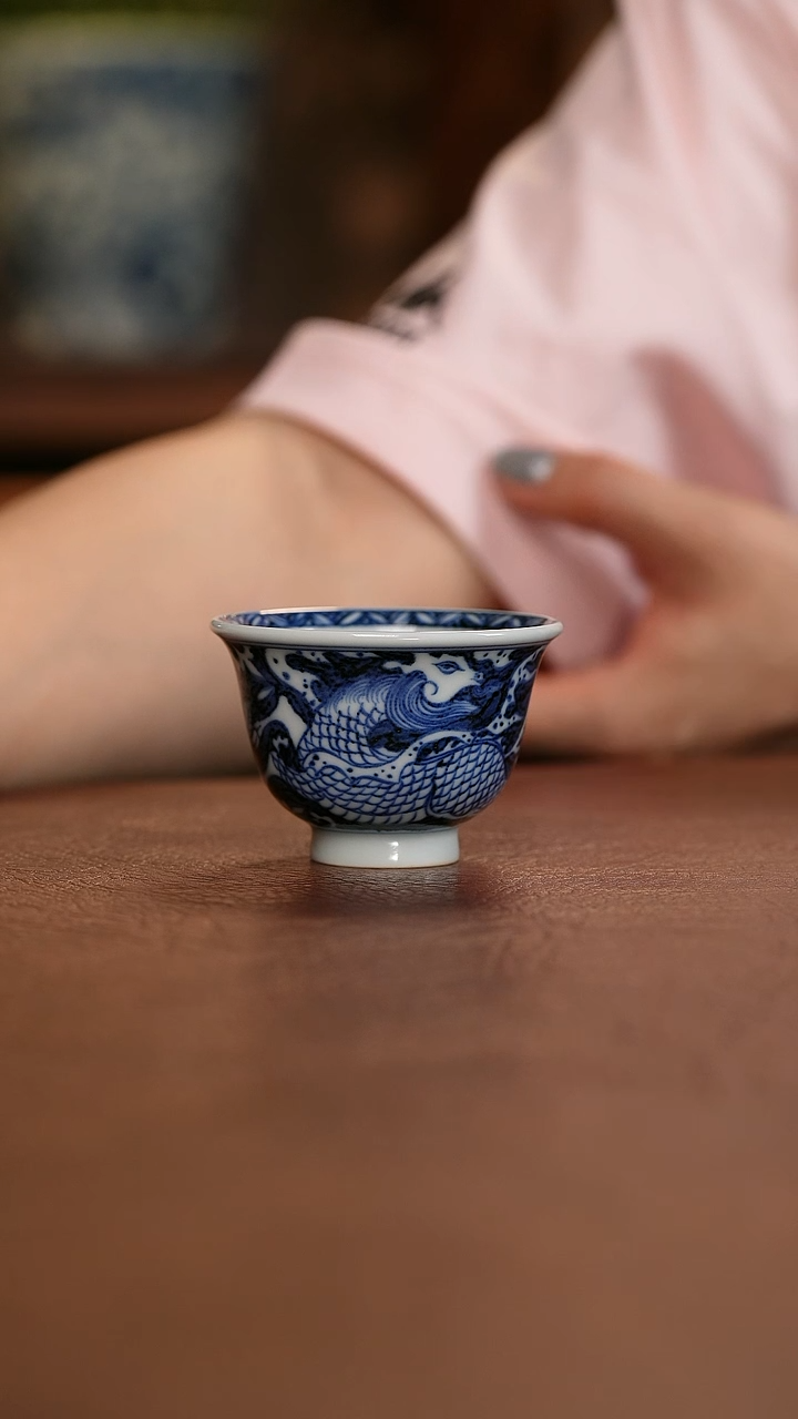 元青花麒麟追凤小铃铛杯