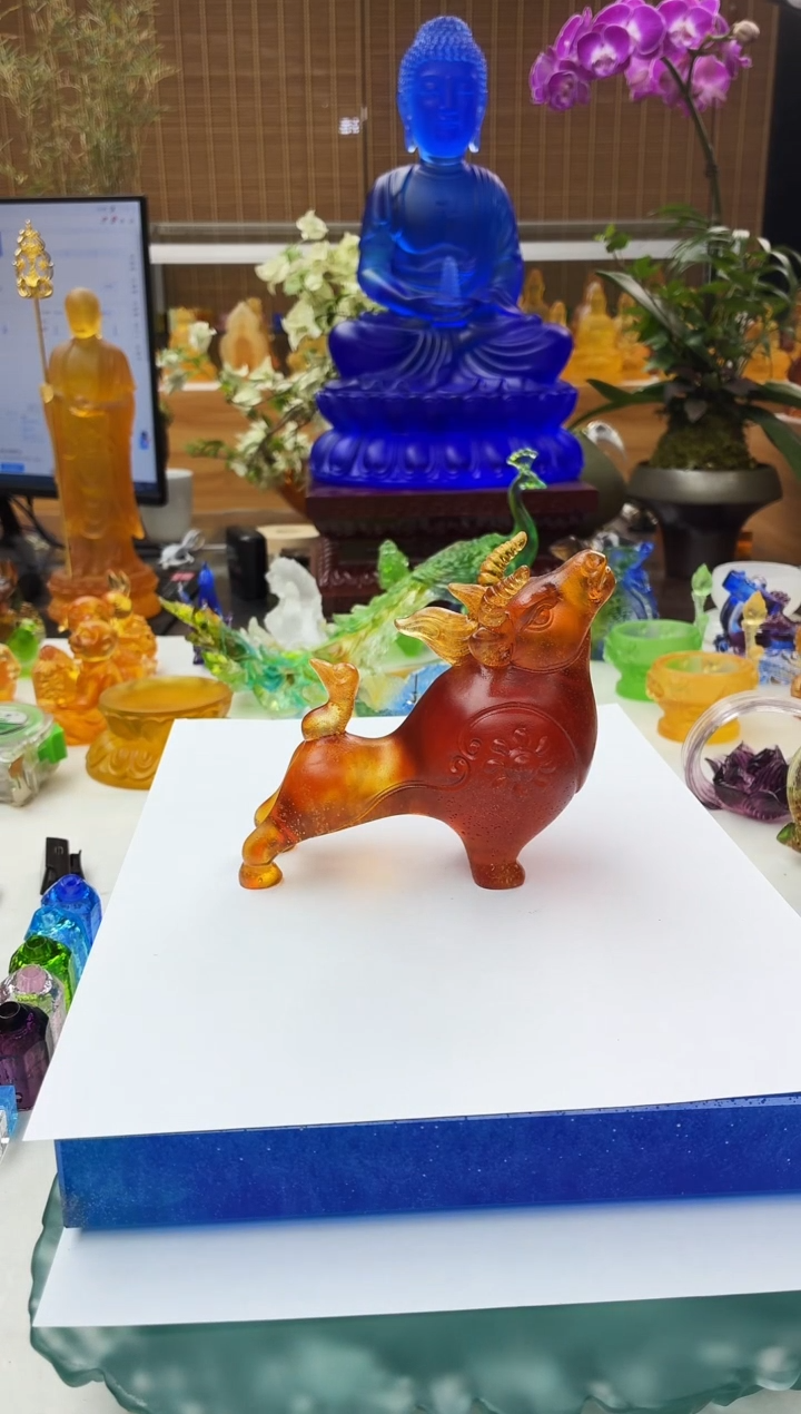 手工艺品琉璃琥珀色牛气冲天摆件14*9公分
