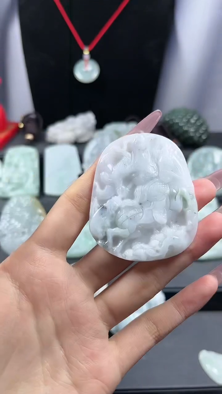 【闪购商品】翡翠颈饰未镶嵌关公