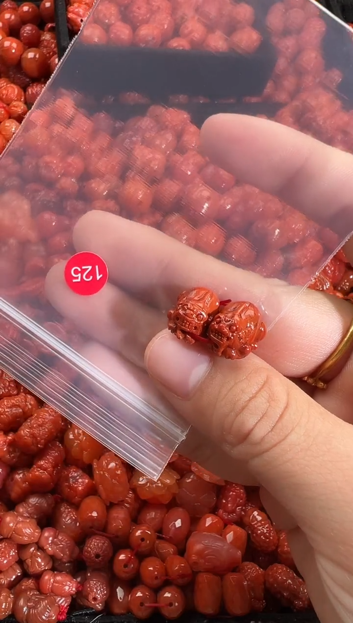 颈饰未镶嵌南红玛瑙1