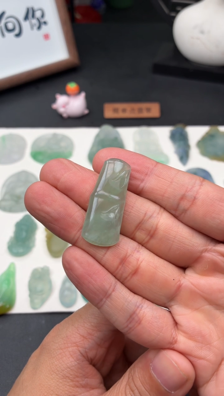 未镶嵌定制翡翠翡翠
