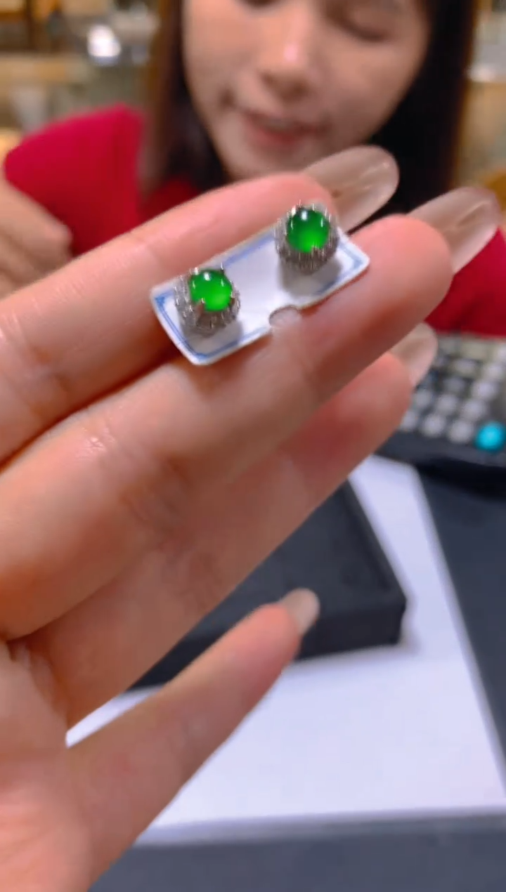 未镶嵌翡翠耳饰多样性发一