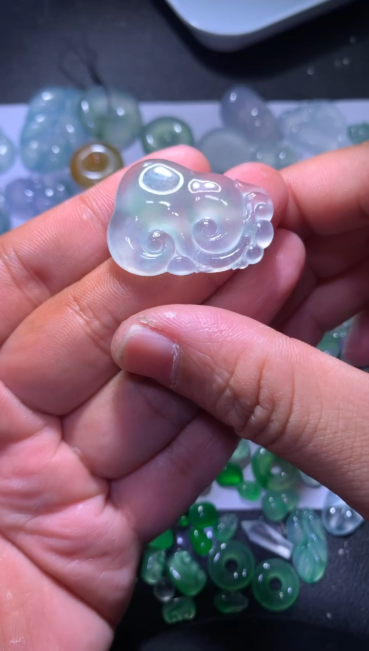 【闪购商品】翡翠颈饰未镶嵌如意