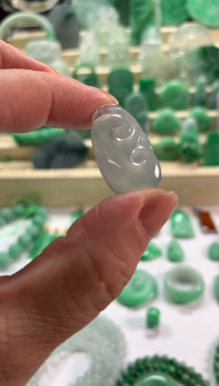 颈饰未镶嵌翡翠挂件