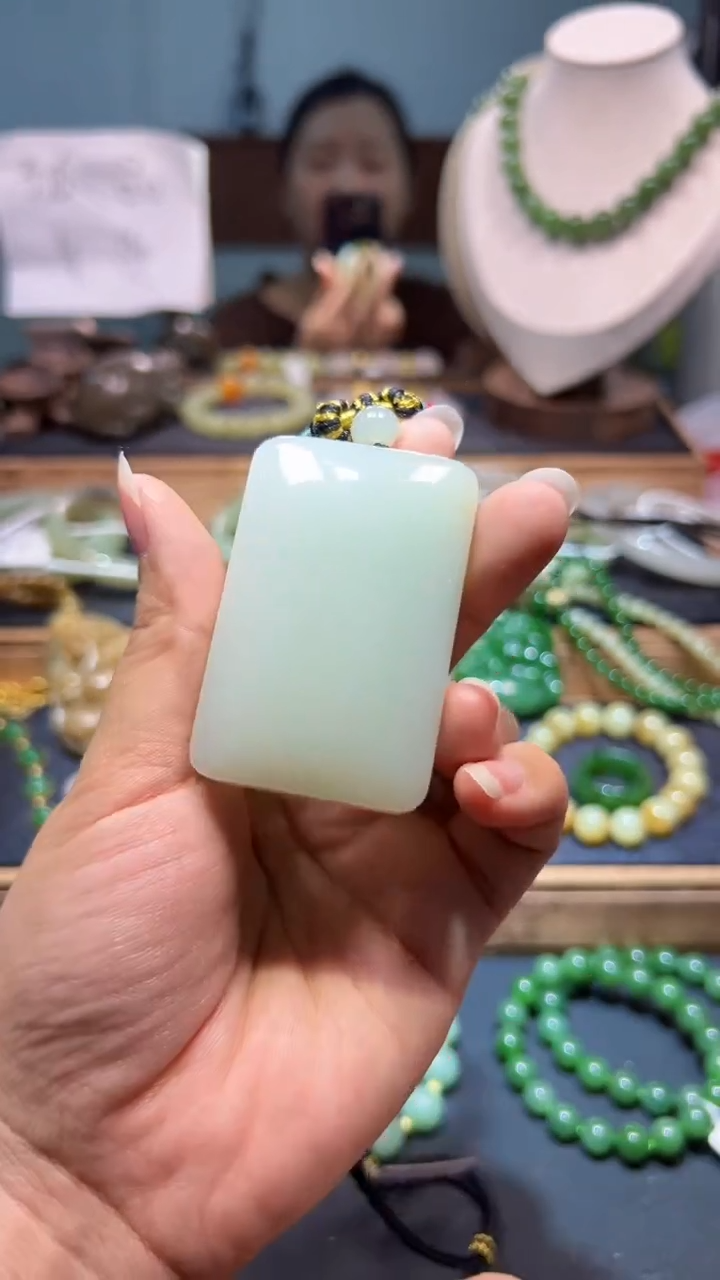 颈饰未镶嵌和田玉1