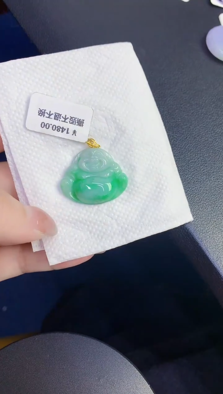 颈饰18K金镶嵌翡翠缅甸天然翡翠A货