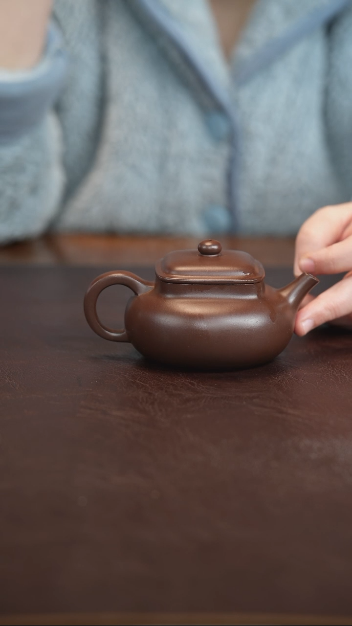 茶壶紫砂底槽清 乾坤