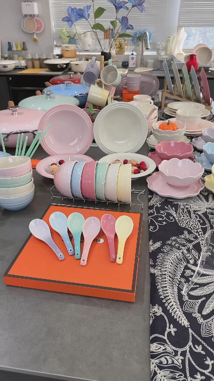 【闪购商品】瓷六色勺子