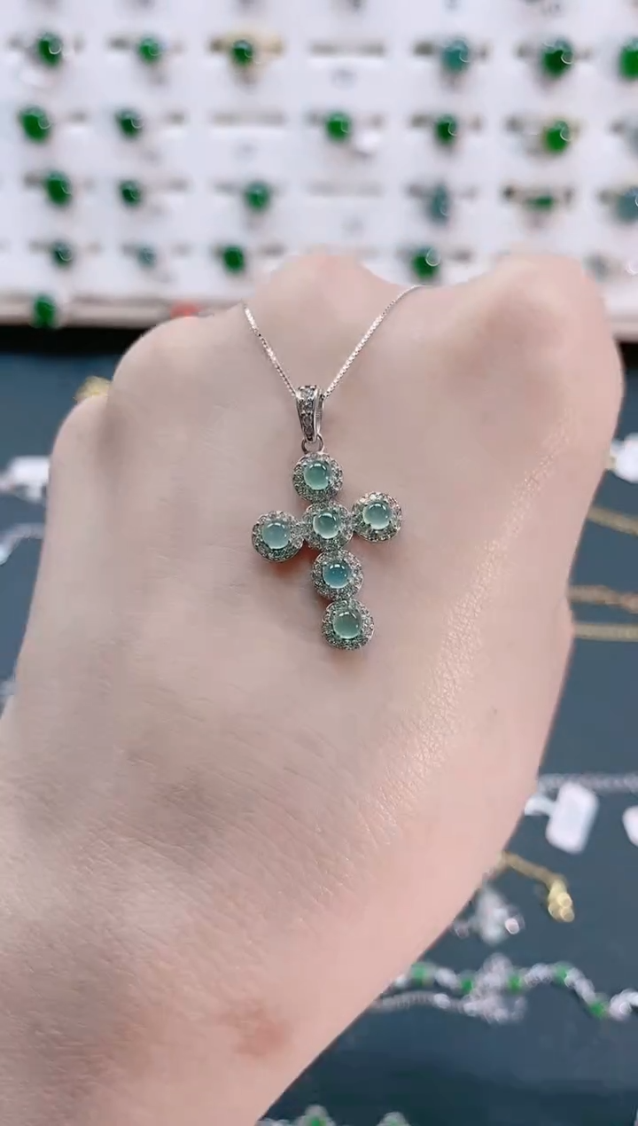 【闪购商品】翡翠颈饰银S925镶嵌天然翡翠