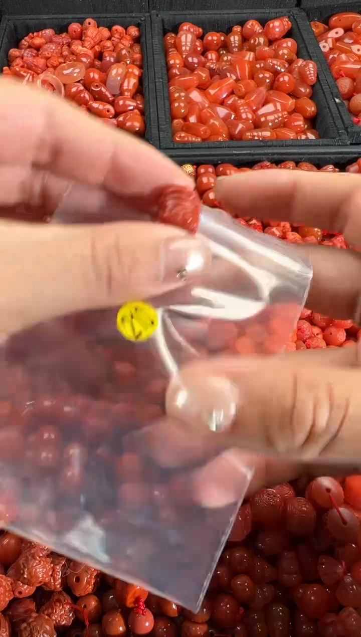 【闪购商品】南红玛瑙颈饰未镶嵌1