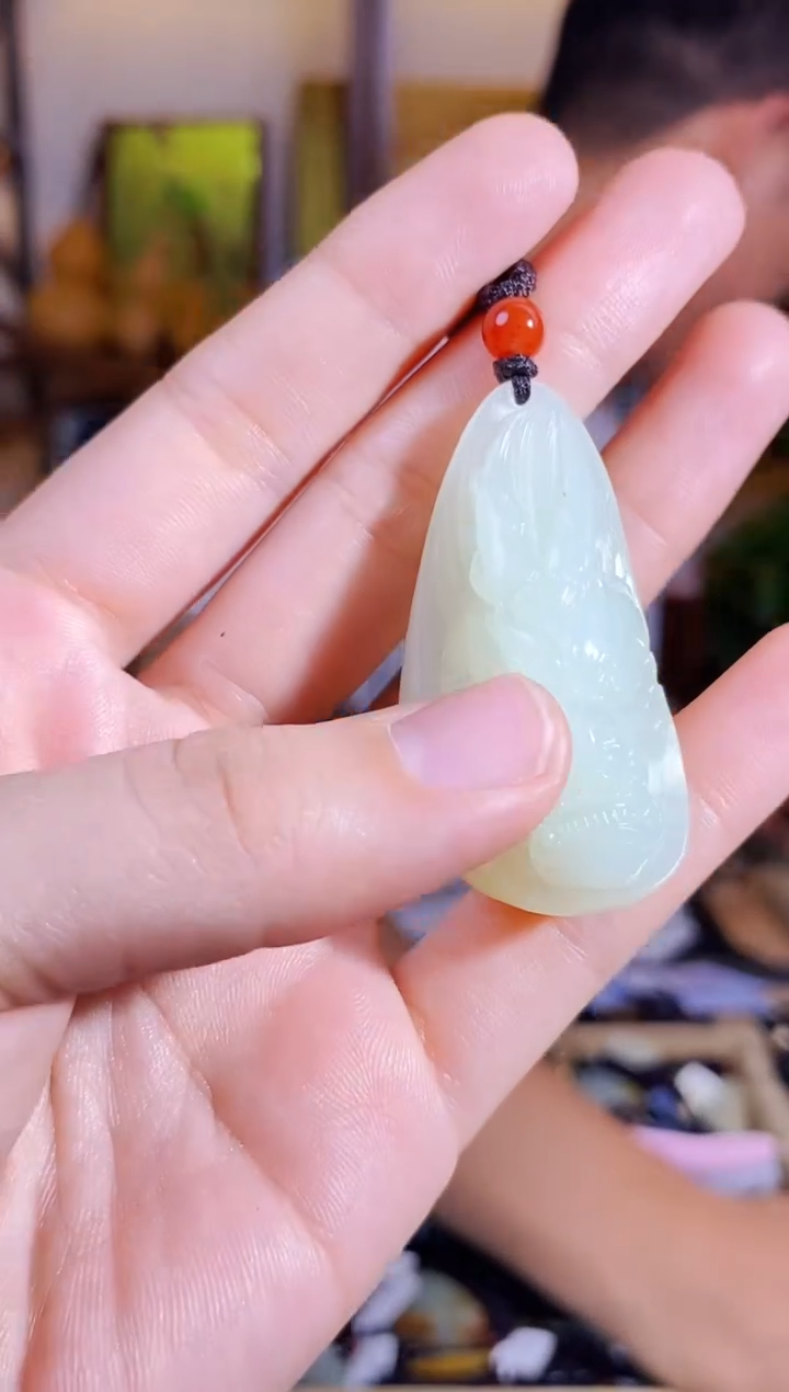 和田玉未镶嵌颈饰1