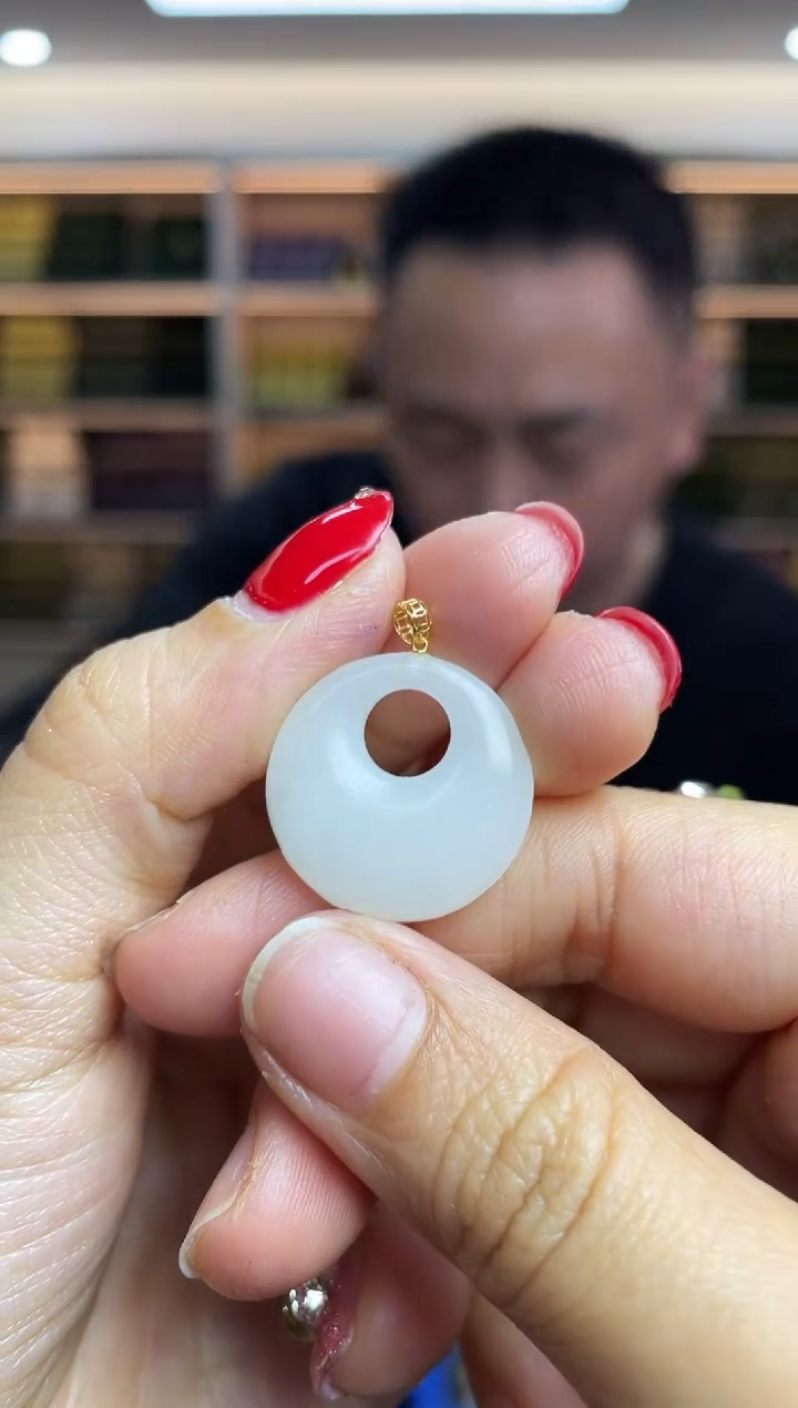 【闪购商品】和田玉`18K金镶嵌多样性发一件