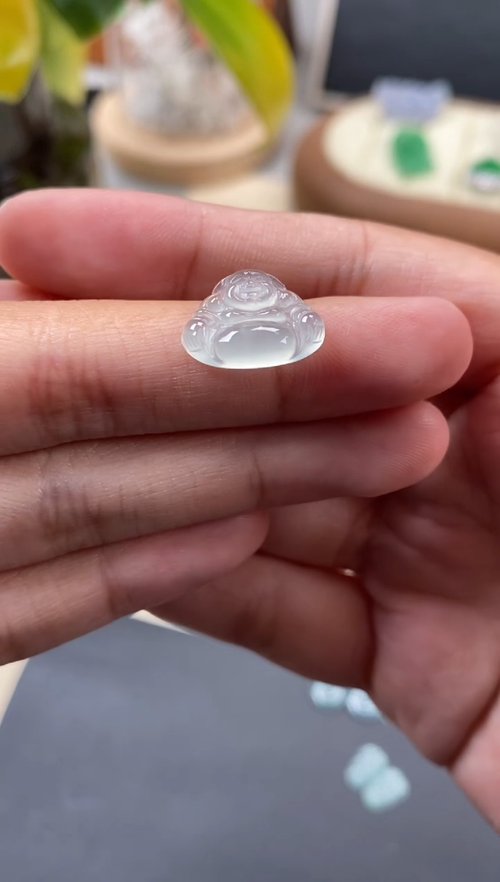 翡翠未镶嵌颈饰翡翠冰种佛公