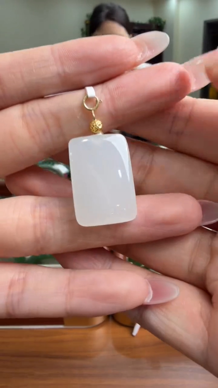 颈饰未镶嵌和田玉挂件