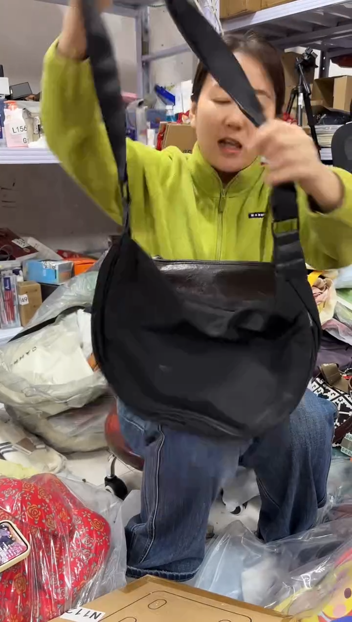 PVC点点小红心 没关注的关注一下主播