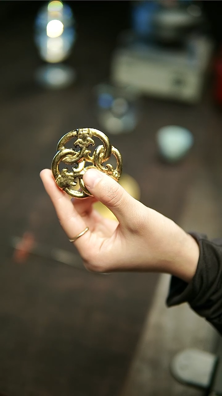 【闪购商品】松风陶泥金彩三足盖置