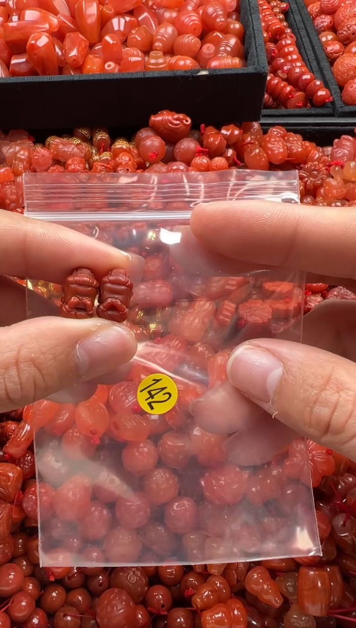 【闪购商品】南红玛瑙颈饰未镶嵌1