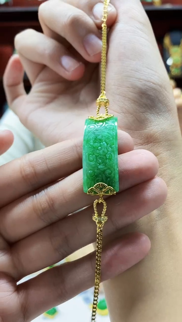 颈饰未镶嵌翡翠手链