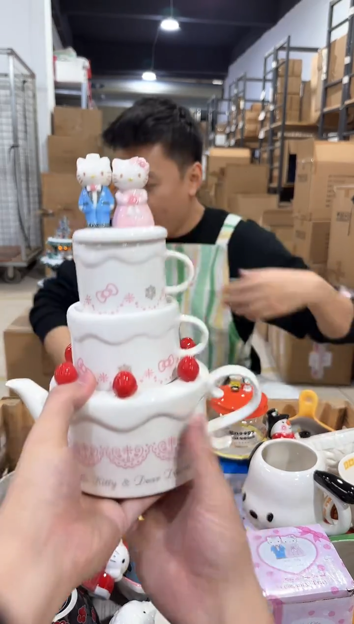 瓷片原盒kt猫结婚茶壶套组