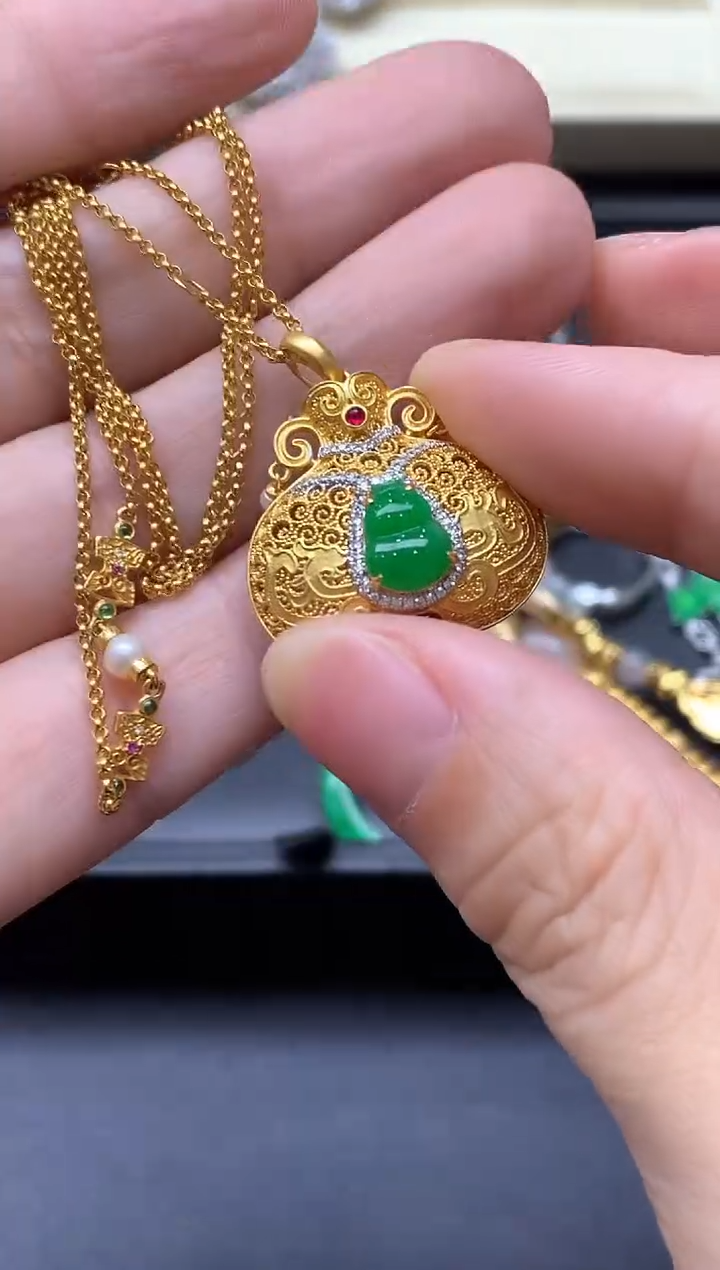 颈饰18K金镶嵌翡翠793-中国好珍宝