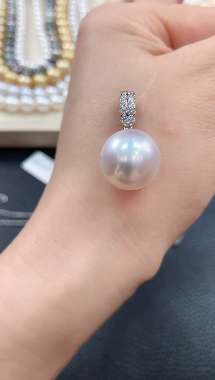 【闪购商品】海水珍珠吊坠18K金镶嵌m54       