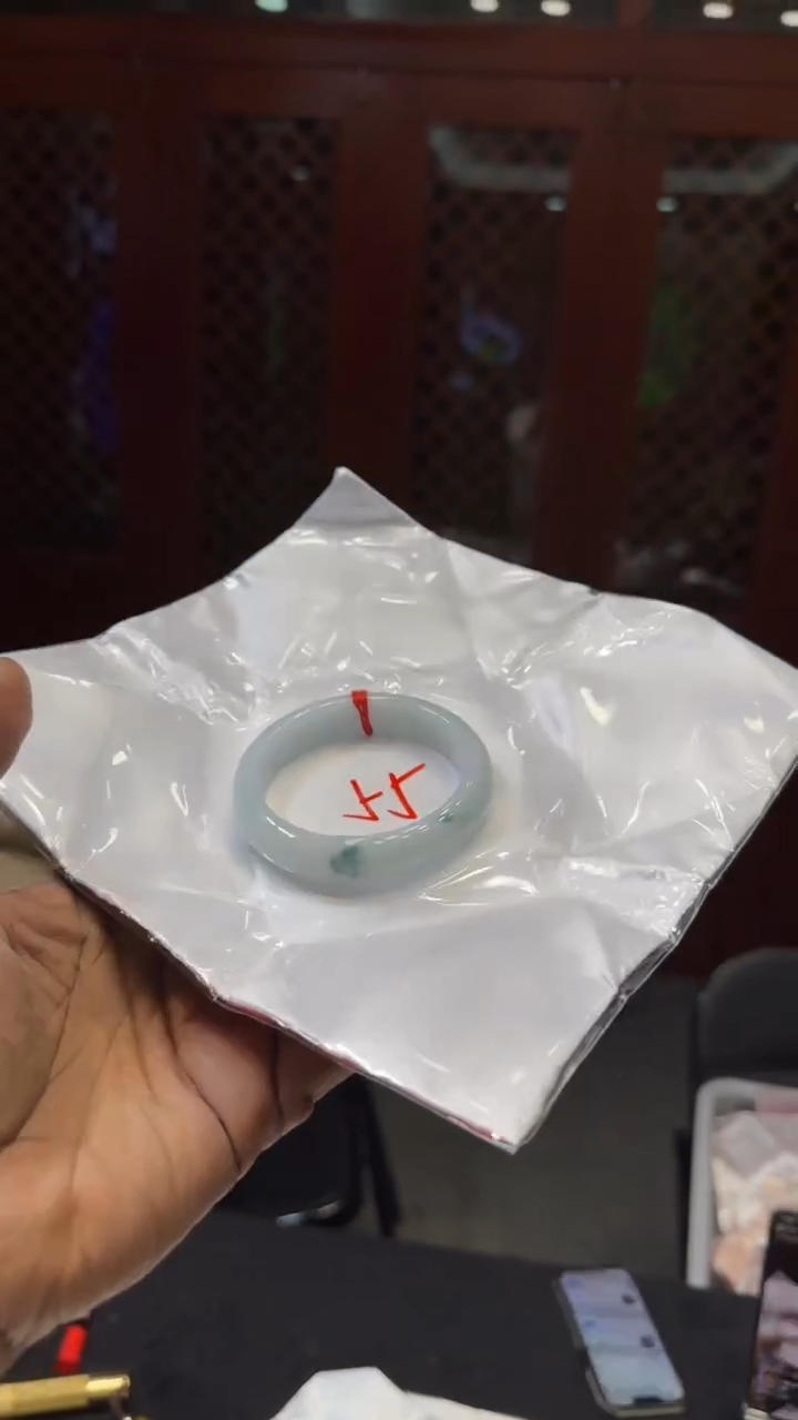 【闪购商品】翡翠手镯未镶嵌手镯微瑕