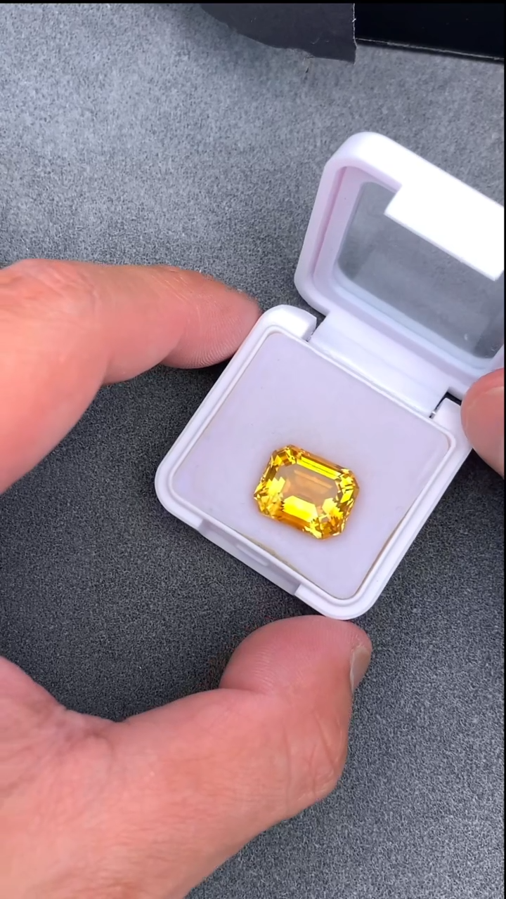 【闪购商品】黄晶裸石未镶嵌10.98克拉