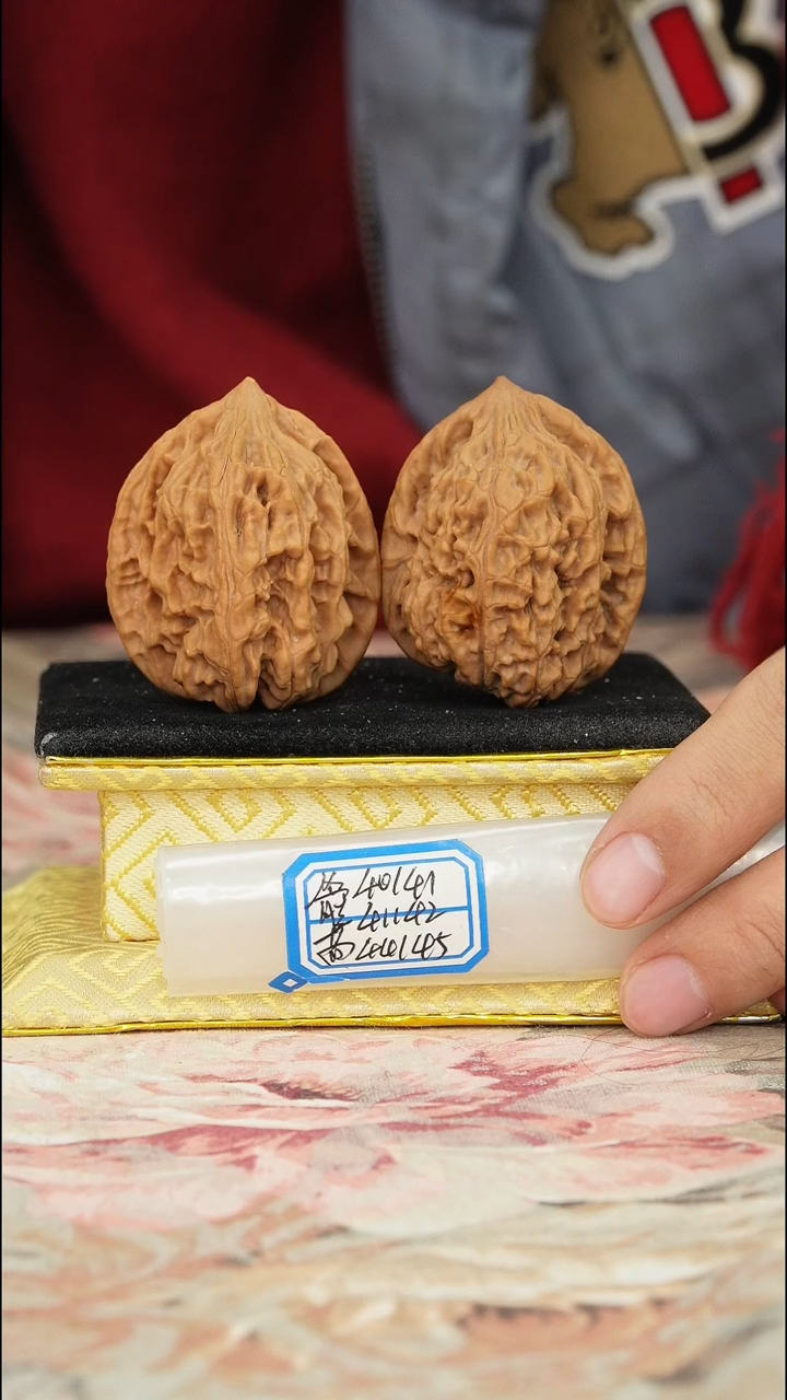 【闪购商品】文玩核桃把件鸡心微修