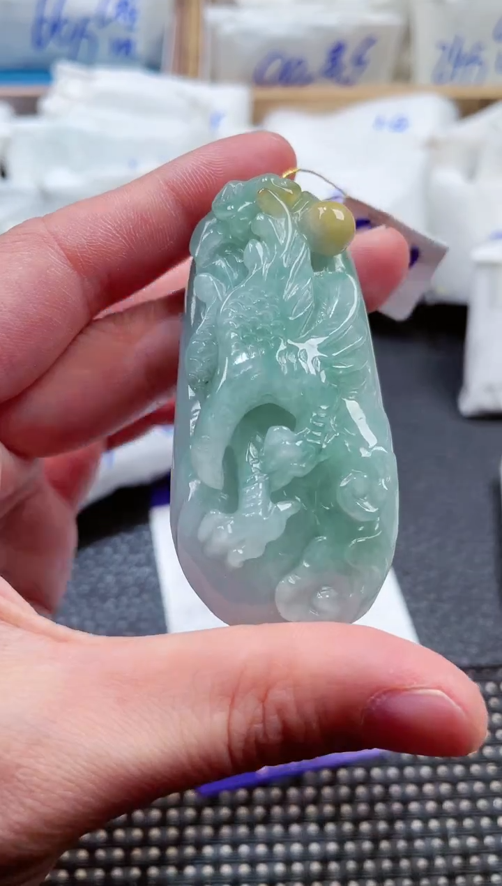 翡翠未镶嵌颈饰00001073