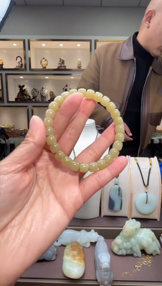 颈饰未镶嵌和田玉苏