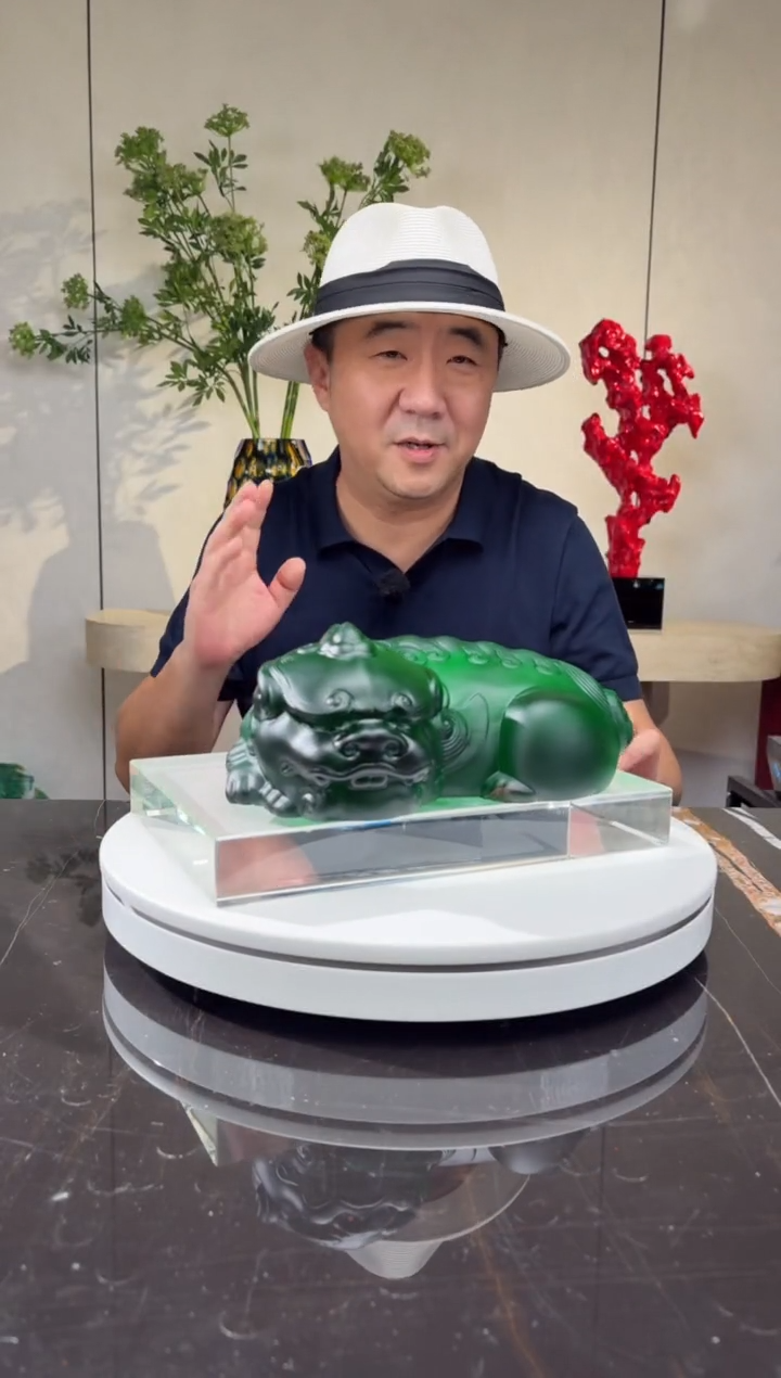 摆件CS0202042绿色卧福貔貅艺术琉璃摆件+300*200白水晶底座