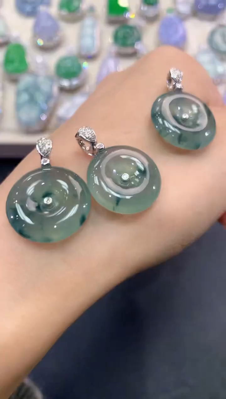 【闪购商品】翡翠吊坠(不含链)18K金镶嵌q32多样性一件发货