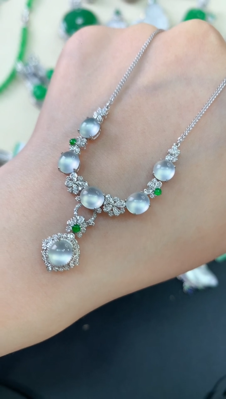 【闪购商品】翡翠套链18K金镶嵌A323|13800