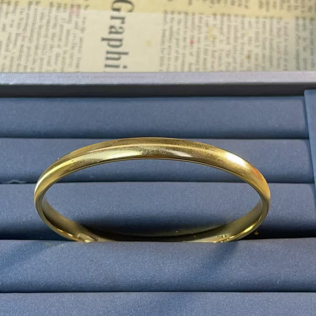 宝阁甄选猫眼拉丝手镯129