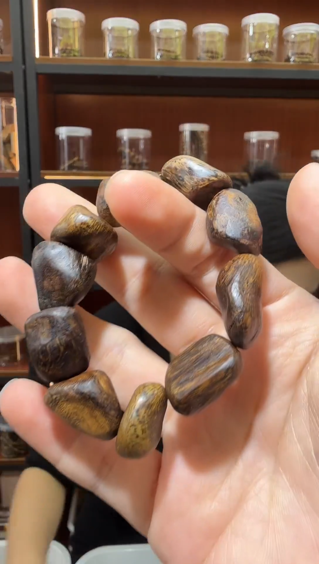沉香手串H**0170号芽庄香胆舍利多样性发一
