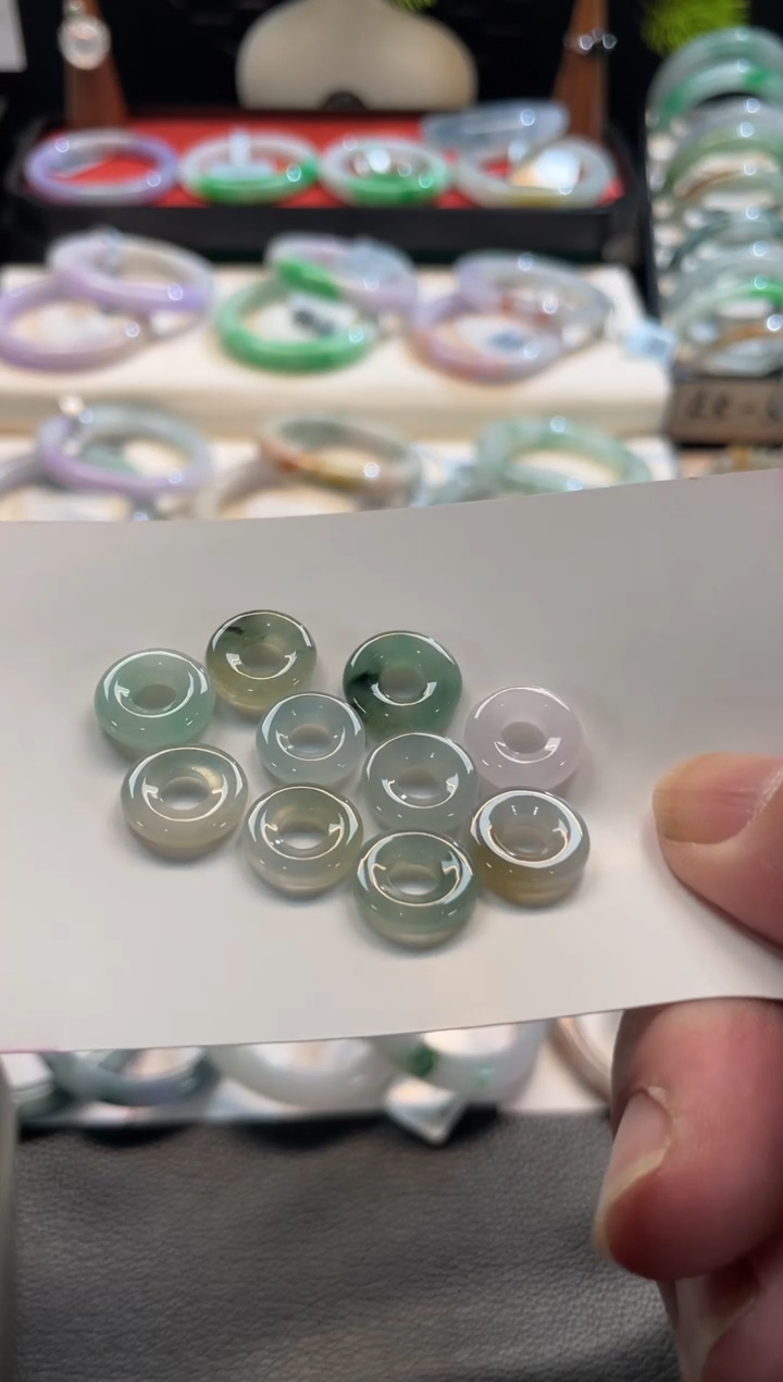 颈饰未镶嵌翡翠28号链接 有纹裂