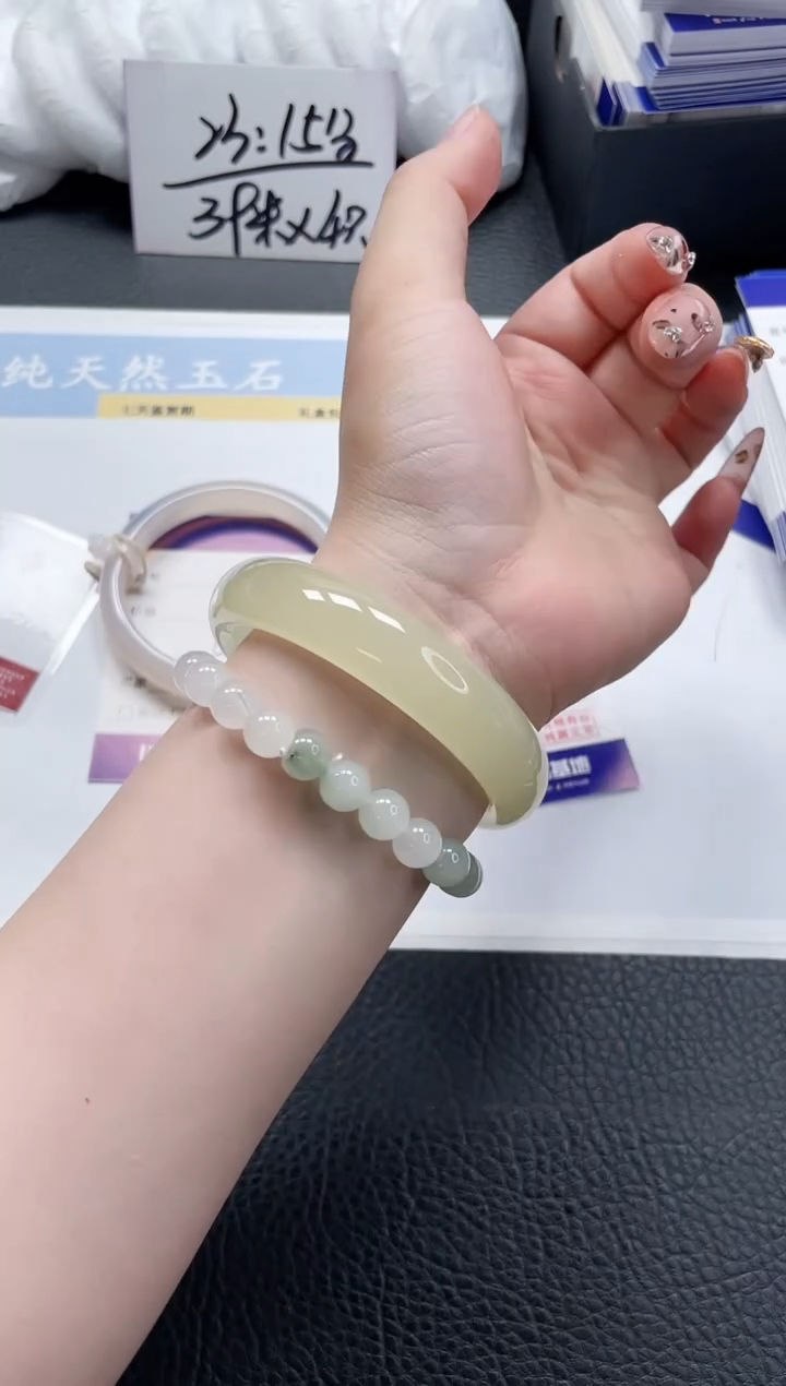 【闪购商品】石英质玉手镯未镶嵌96-59