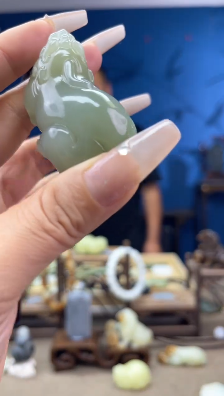 和田玉未镶嵌颈饰1