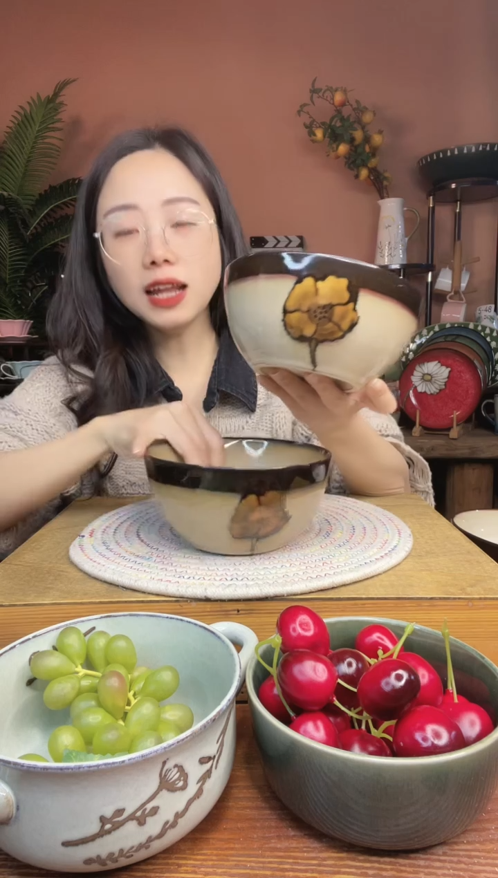 陶瓷6.3英寸手绘花朵面碗 2件 微瑕疵