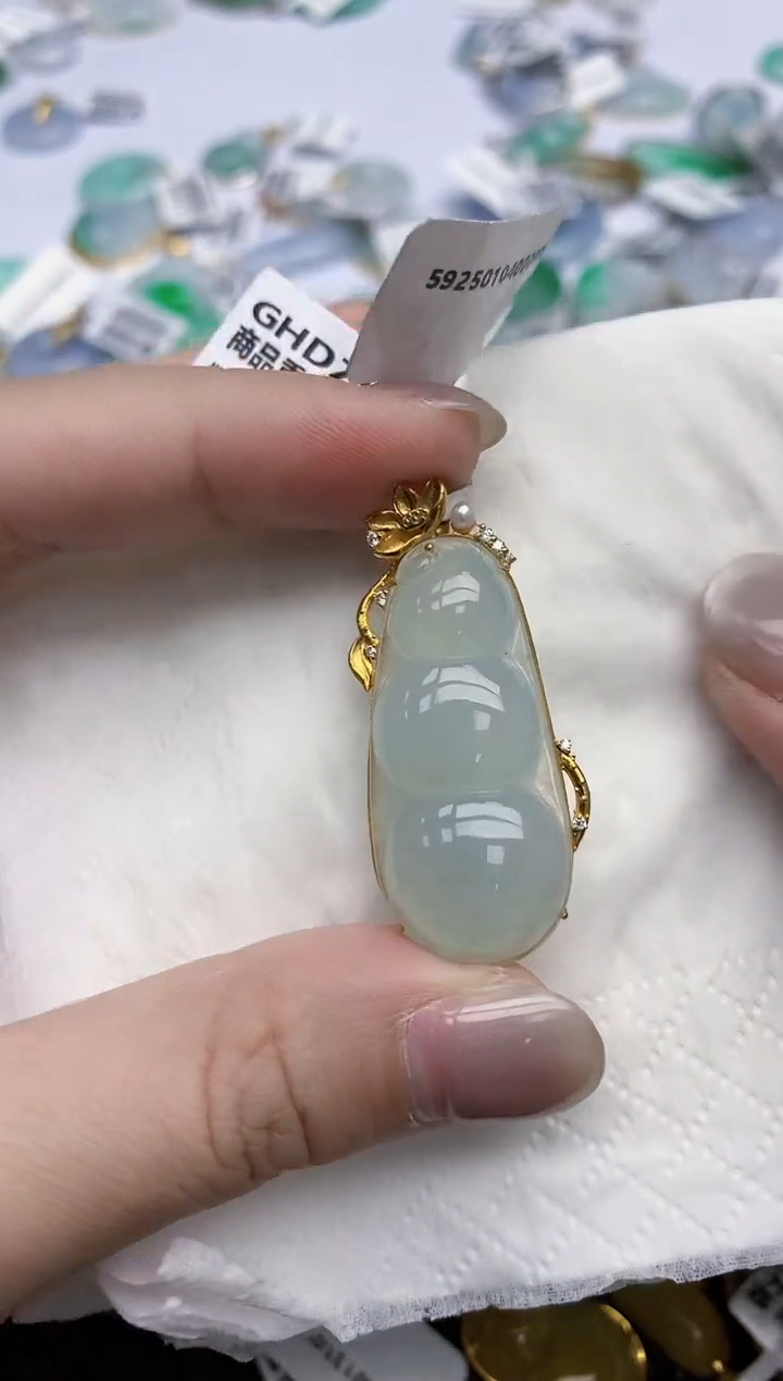 【闪购商品】翡翠颈饰18K金镶嵌天然翡翠A货