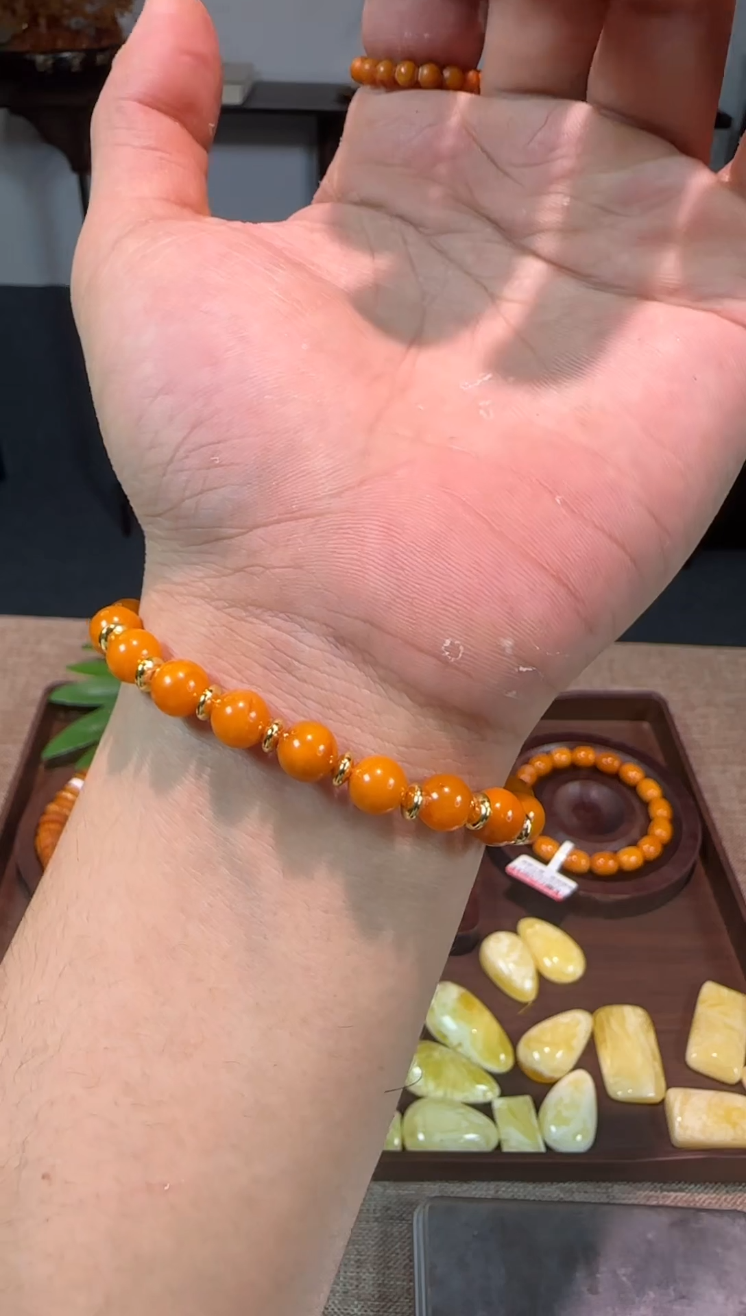 【闪购商品】琥珀裸石未镶嵌手串