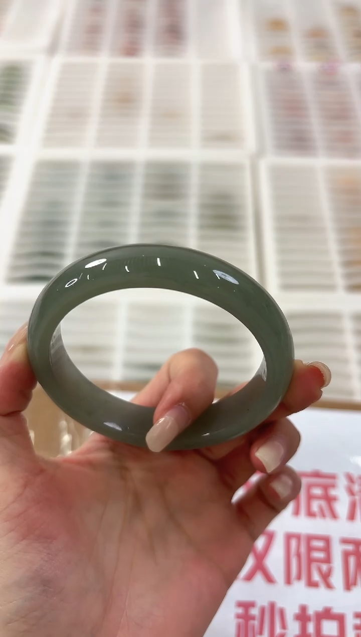 未镶嵌手镯石英质玉82-60D