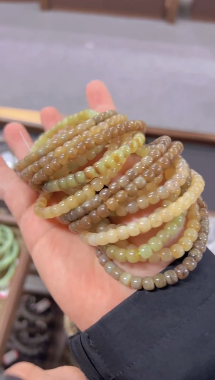 未镶嵌手串和田玉多样性发一