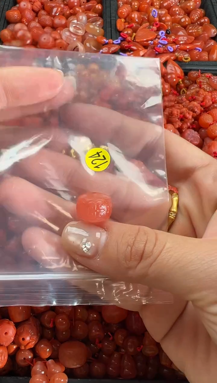 【闪购商品】南红玛瑙颈饰未镶嵌1